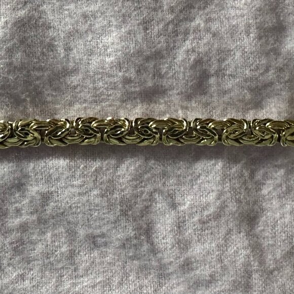 Solid 14Kt Gold Byzantine 7m wide 7 inches long bracelet. - Picture 3 of 9